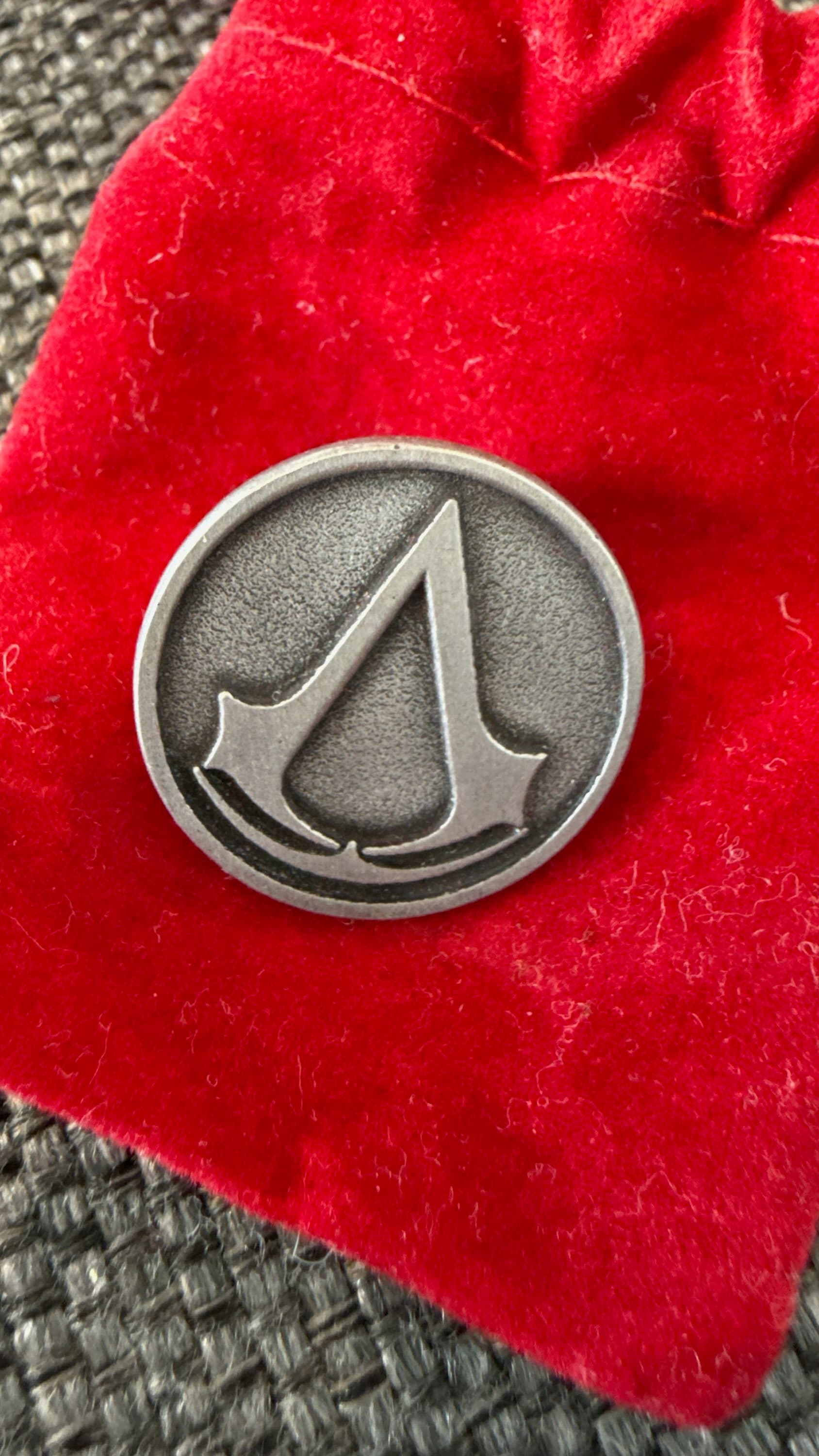 Assassin's Creed Symbol Pin Badge