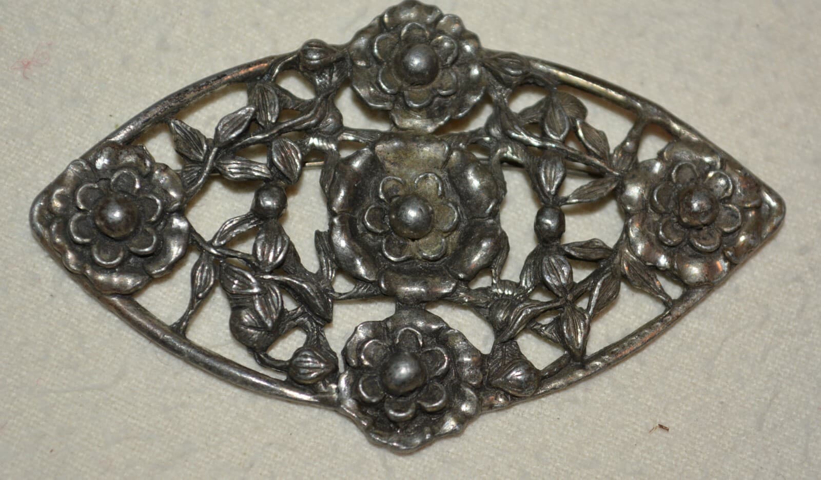 over 3" wide HUGE detailed PEWTER FLOWER DESIGN PIN BROOCH