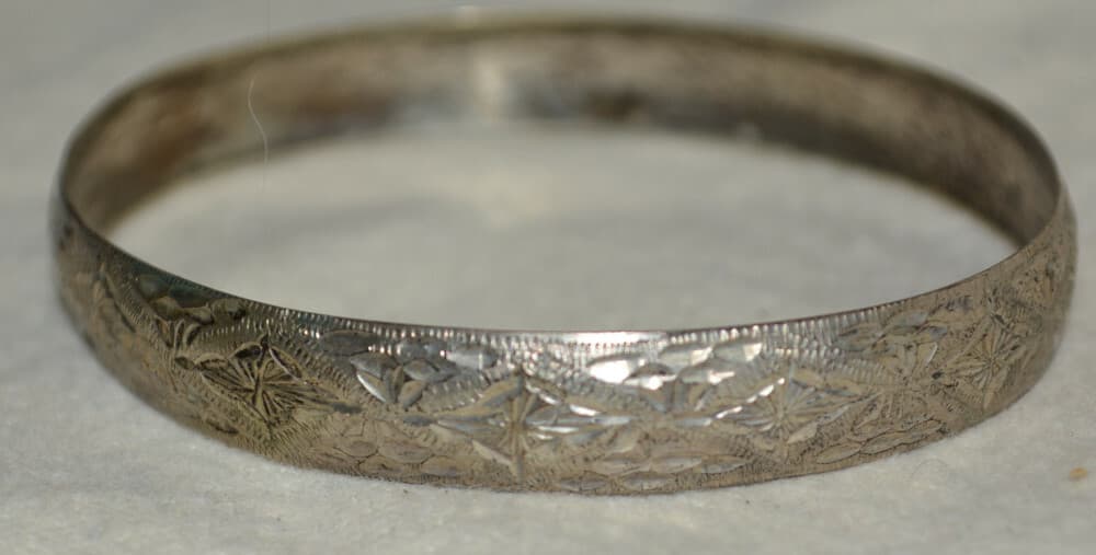 Sterling Silver Bangle bracelet etched beautiful vintage 7 grams