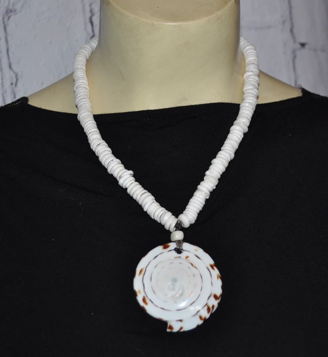 VINTAGE GIANT Puka Shell beads Pendant Necklace ICONIC