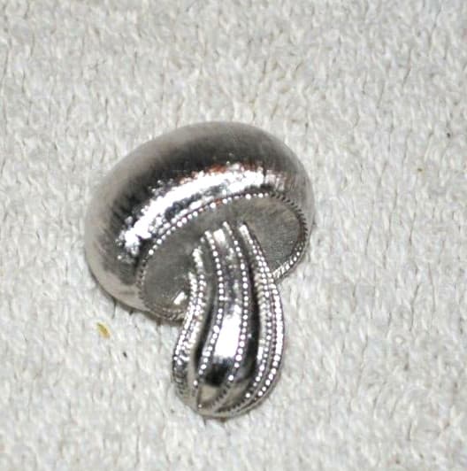 TRIFARI Vintage Mushroom Pin Brooch Silver Tone 1" Toadstool Magic