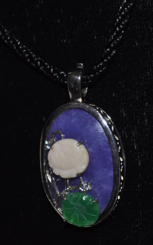 Sterling Silver Carved jade flowers Necklace