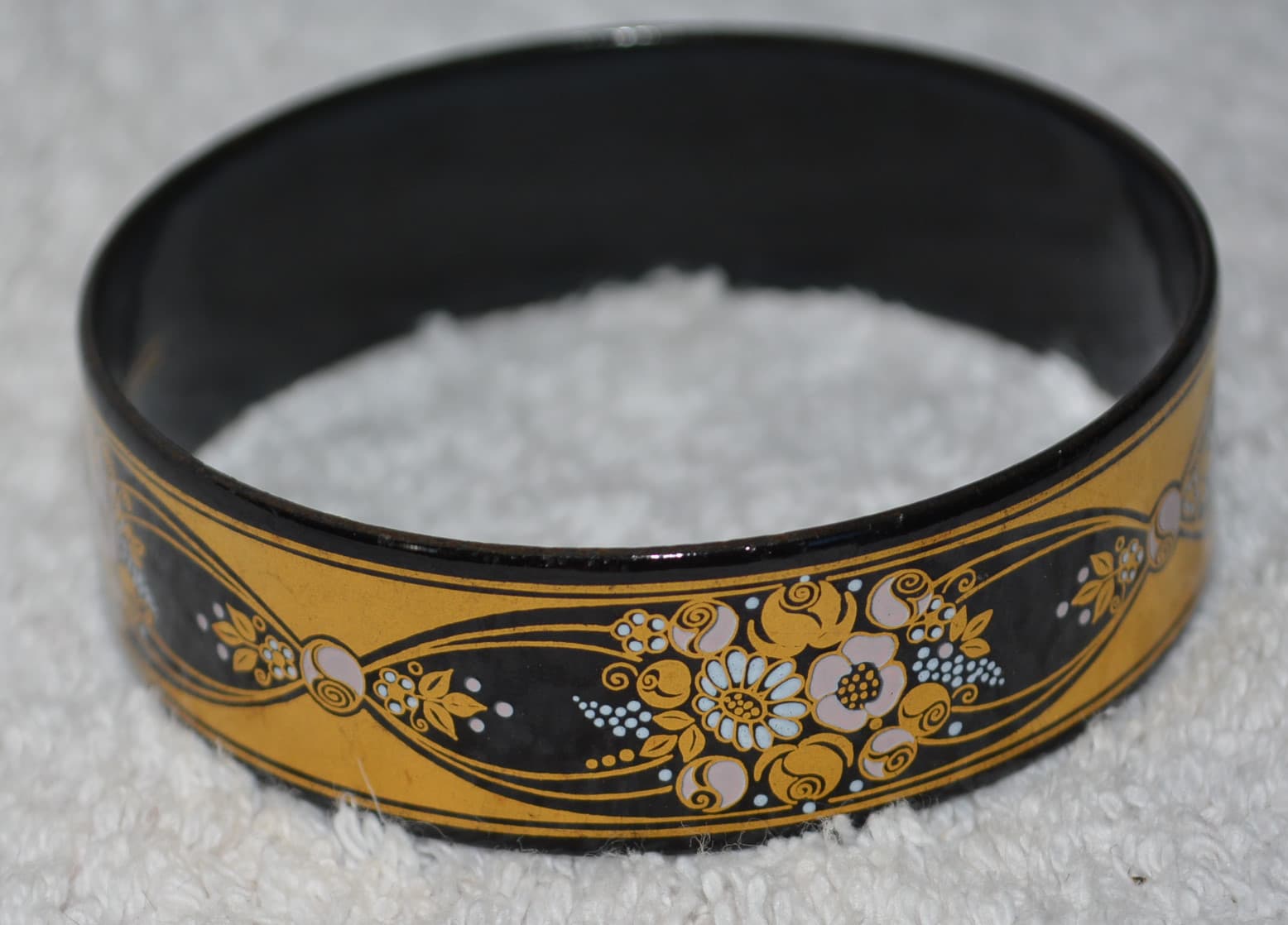 vintage estate signed MICHAELA FREY wide enamel bangle bracelet gold black