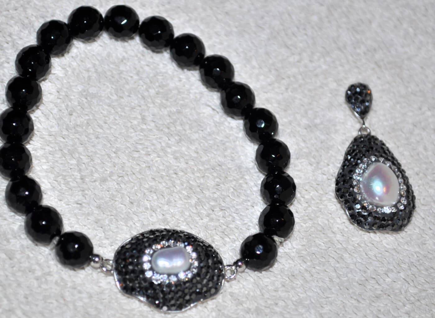 925 Sterling Silver PEARL Black Bead Stretch Bracelet & pendant SET stunning
