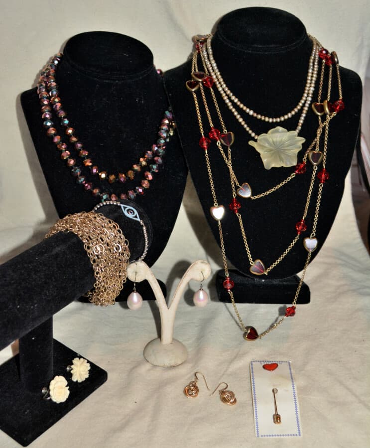 Lot Costume Jewelry Vintage - Modern crystals earrings bracelet necklace enamel