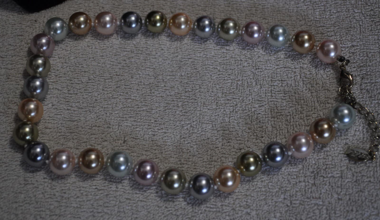 NEW KJL Kenneth Jay Lane 2009 Inaugural Simulated Multi Color Pearl Necklace