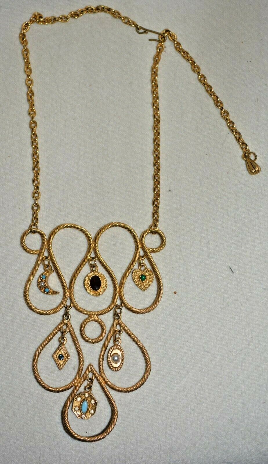 Vintage Florenza Signed Gold tone delightful Charms Pendant Necklace SO COOL