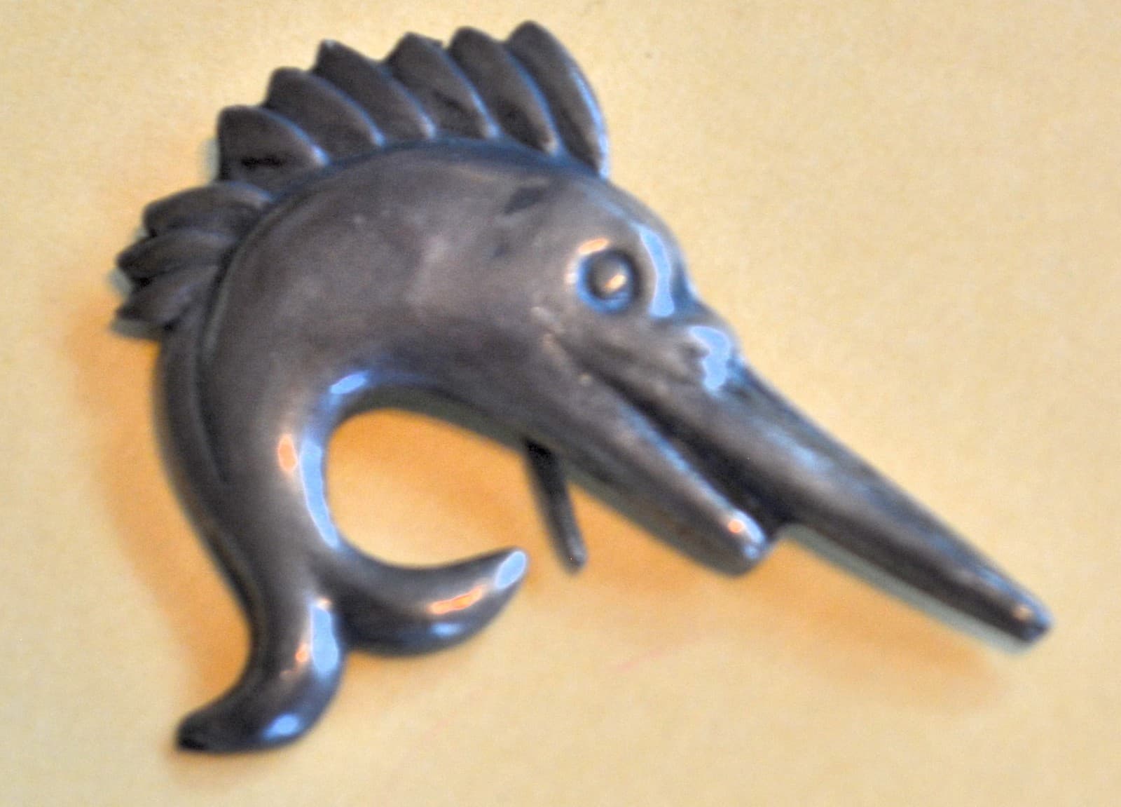 VINTAGE 1940'S MEXICO SILVER WHIMSICAL SWORDFISH FISH PIN signed 2.5 grams