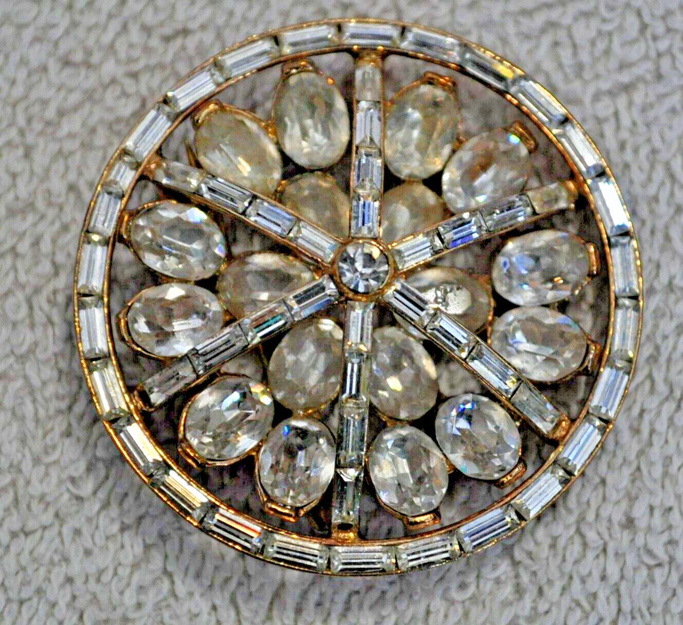 50'S CROWN TRIFARI PAT. PEND. CRYSTAL BAGUETTE RHINESTONE CAGED BROOCH pin