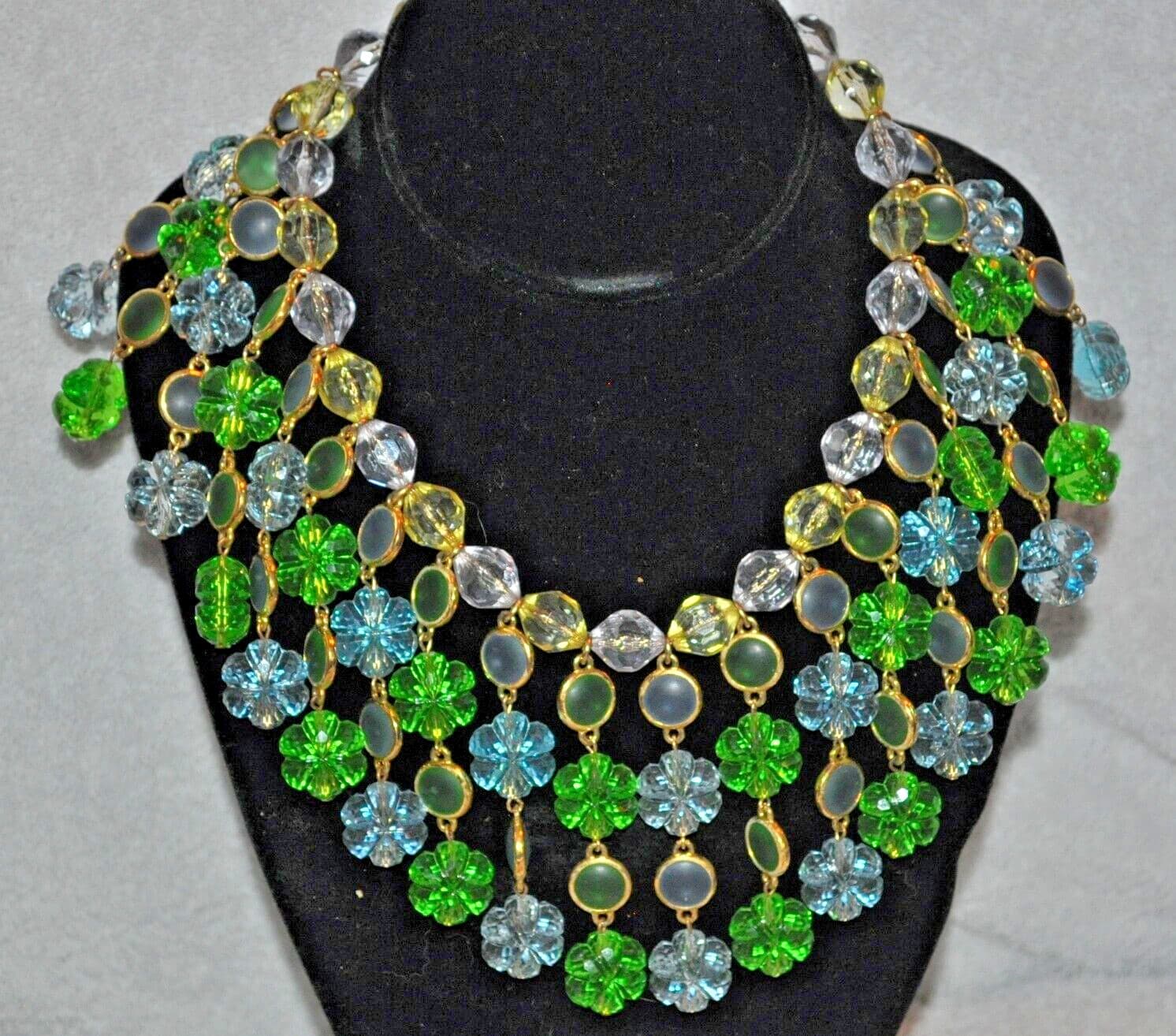 vintage glass blue and green plastic flowers amazing Bib Necklace Flower Floral