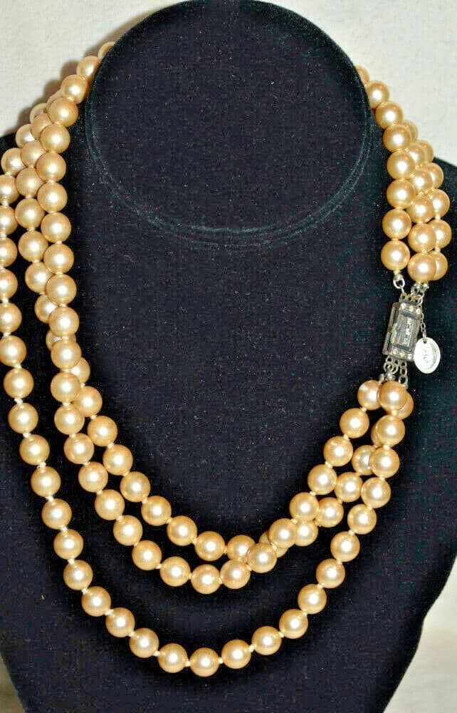 JACKIE KENNEDY'S 3 STRING PEARL NECKLACE FRANKLIN MINT triple strands FM J