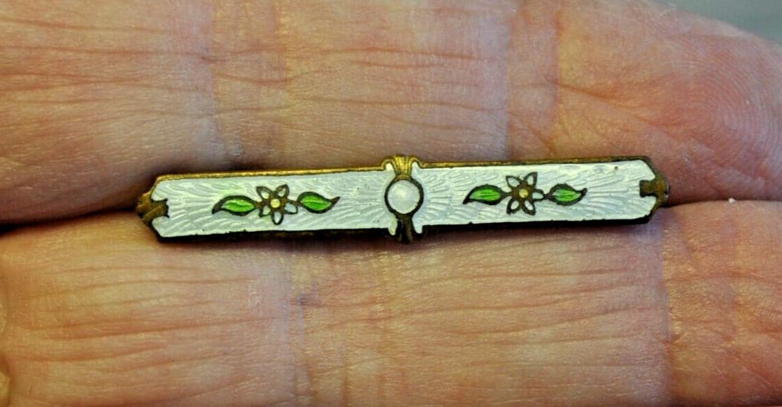 VINTAGE VICTORIAN GUILLOCHE ENAMEL FLORAL BAR BROOCH PIN