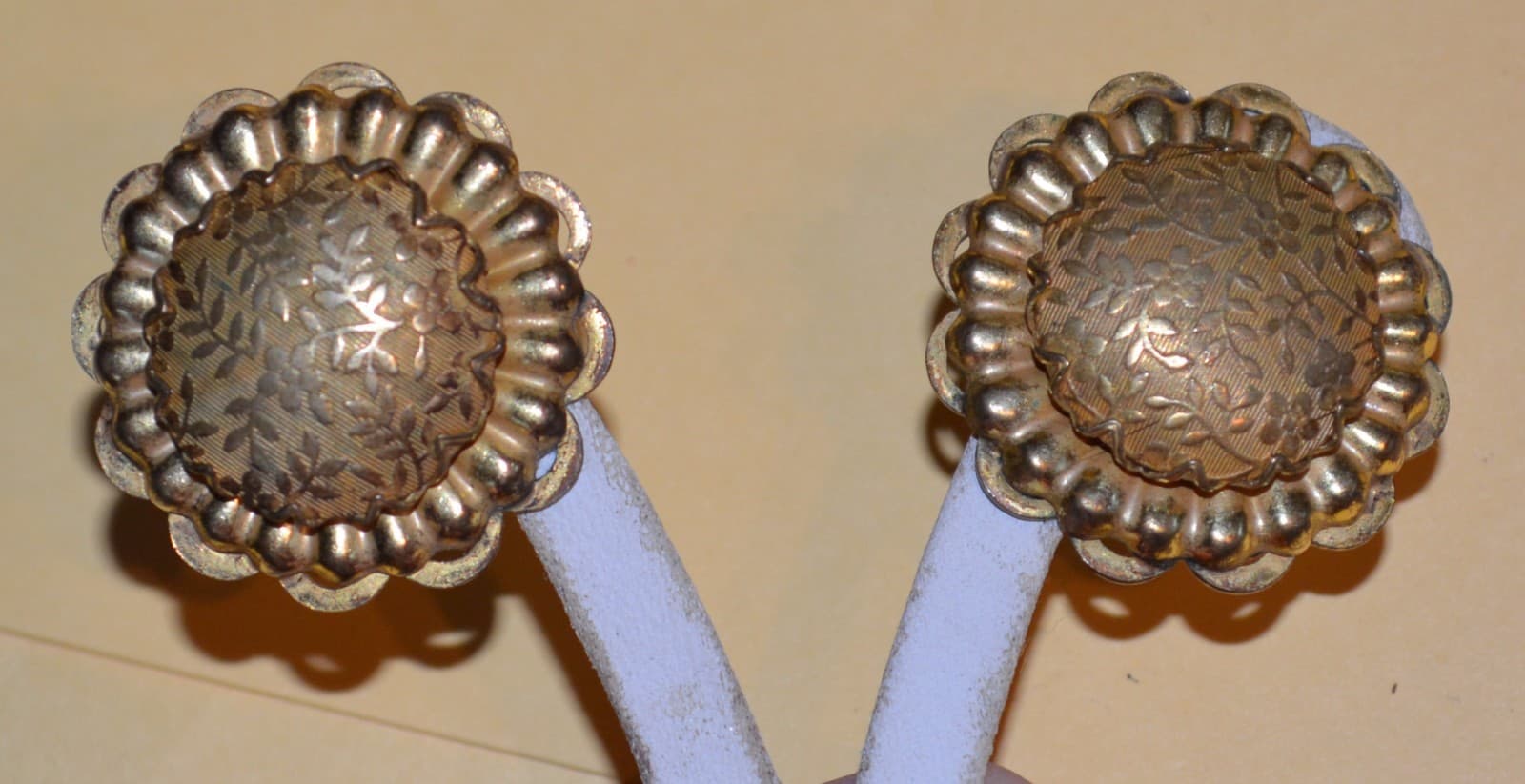 Miriam Haskell detailed larger classic & Gold Floral Earrings