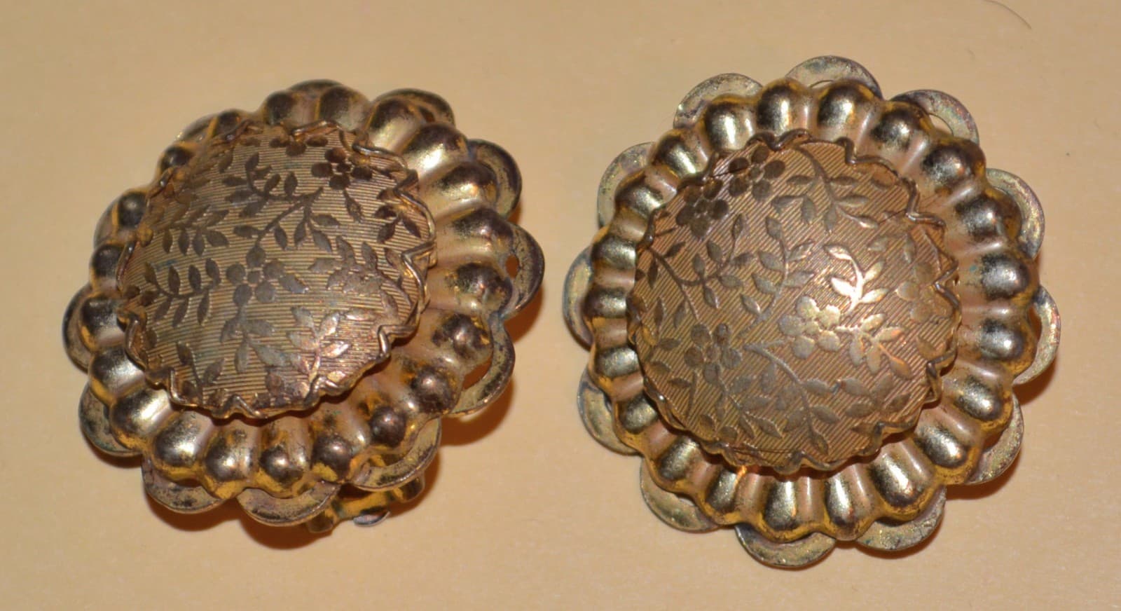 Miriam Haskell detailed larger classic & Gold Floral Earrings