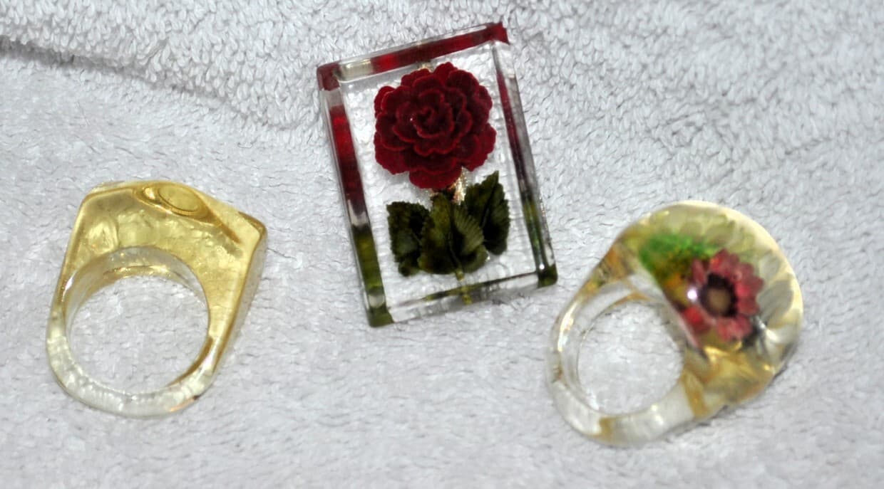 VINTAGE REVERSE CARVED LUCITE BROOCH pin & ring lot flowers FUN GROUPING