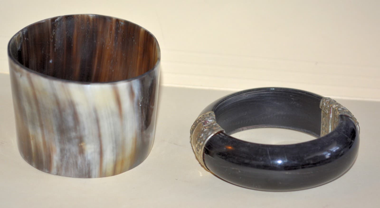 Vintage India Bovine Bone Bangle Bracelet Hinged Pin Closure & HORN bracelet LOT