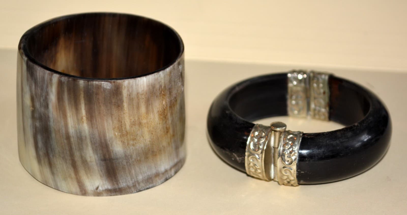 Vintage India Bovine Bone Bangle Bracelet Hinged Pin Closure & HORN bracelet LOT
