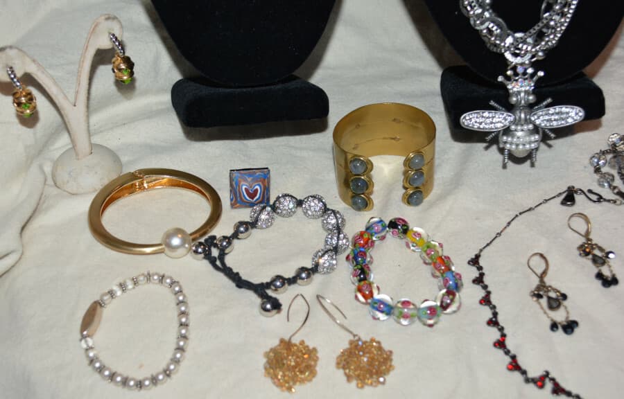 Lot Costume Jewelry Vintage - Modern pearls earrings bracelet necklace turquoise