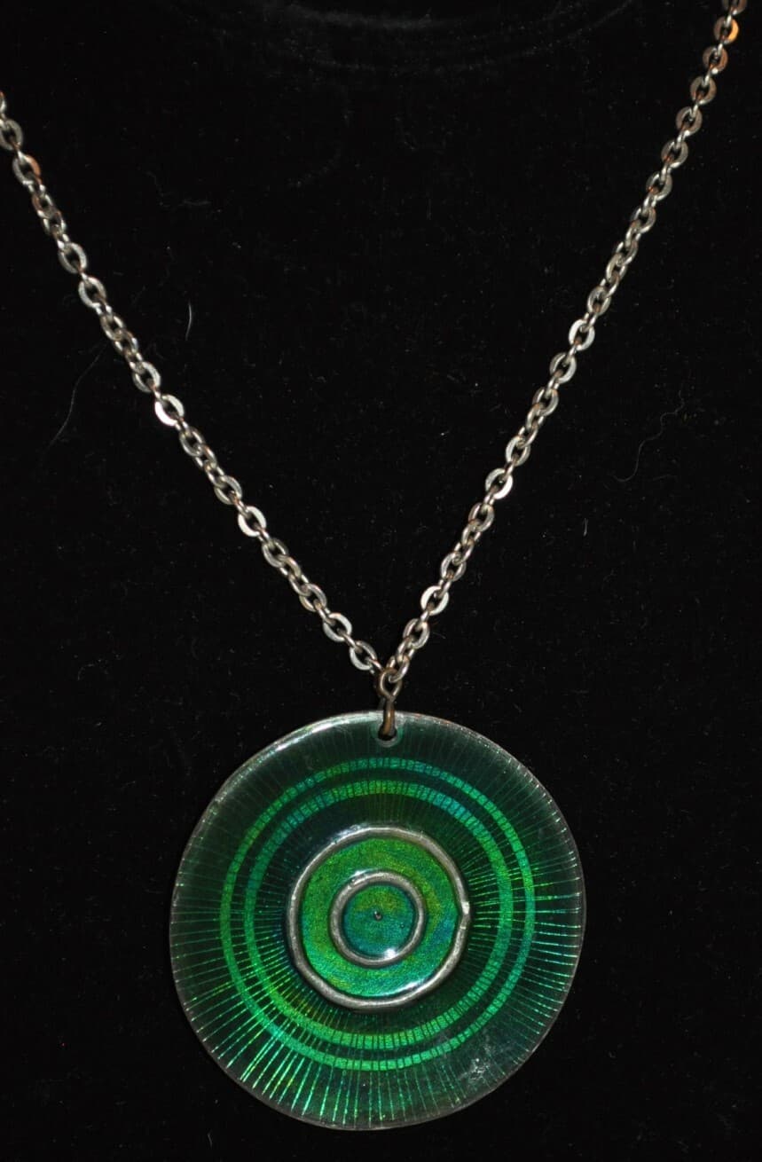 S Kallden SV. Hantverk Sweden Hand Crafted Green enamel Swedish Necklace