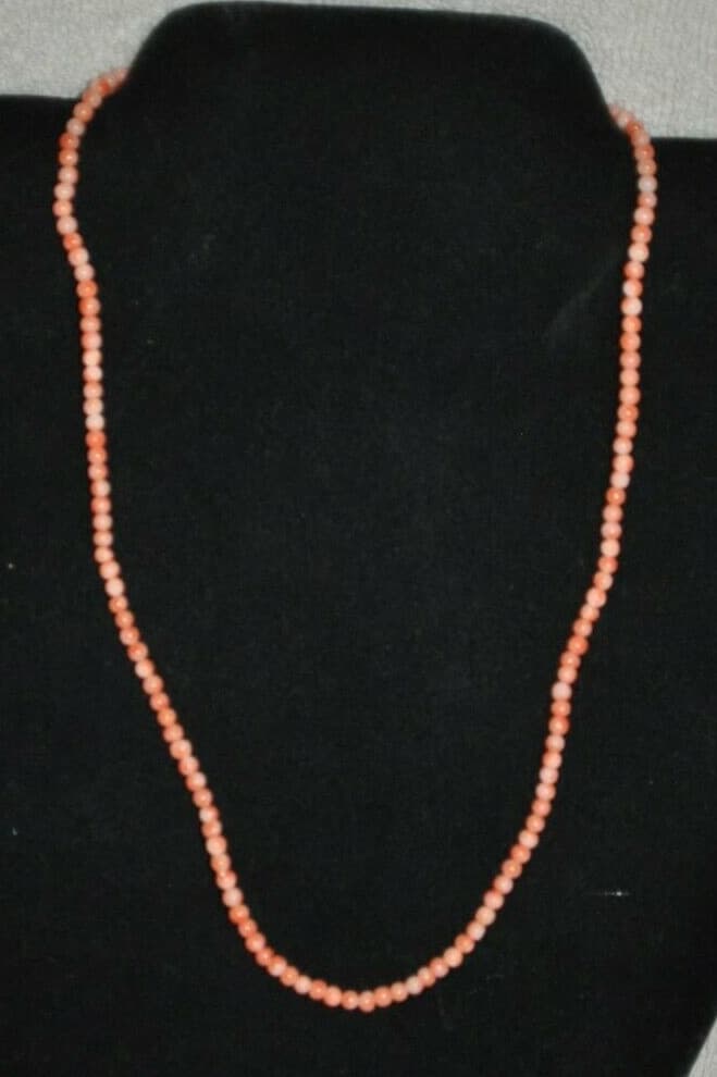 VINTAGE CORAL BEADED NECKLACE small beads