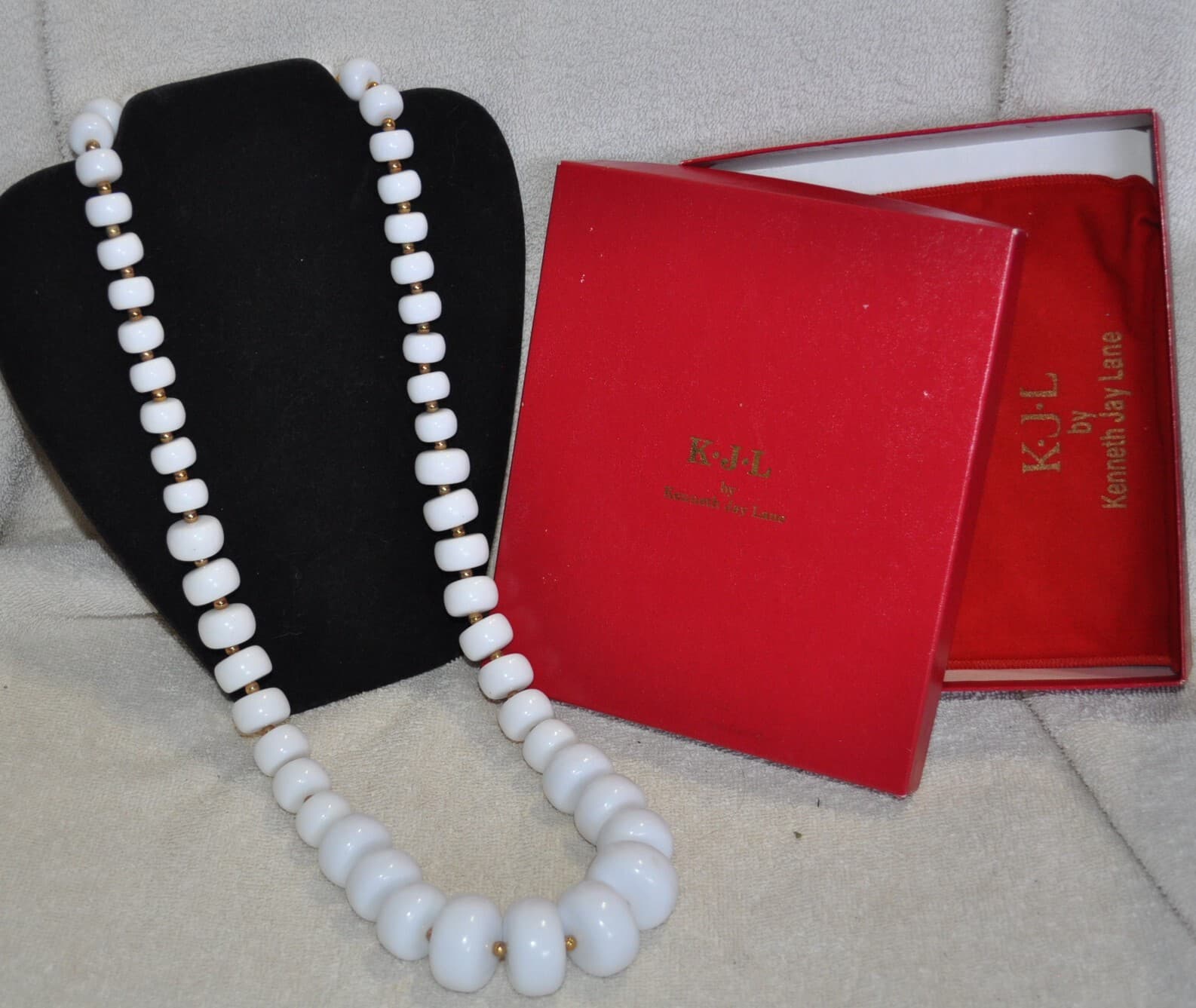 Chunky Kenneth Jay Lane KJL Bead Necklace VTG Graduated Disk White original box