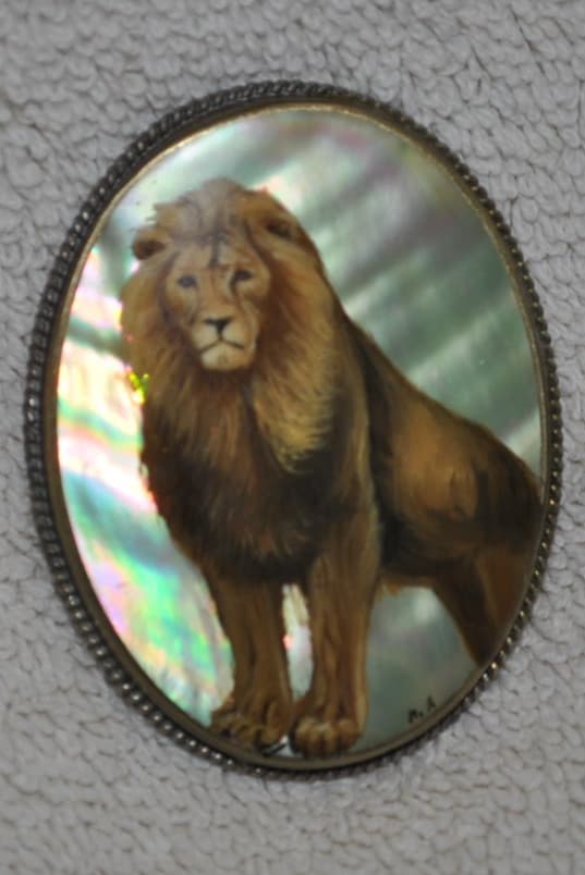 Russian Fedoskino Mother of Pearl Brooch silver Hand Painted LION Signed PIN