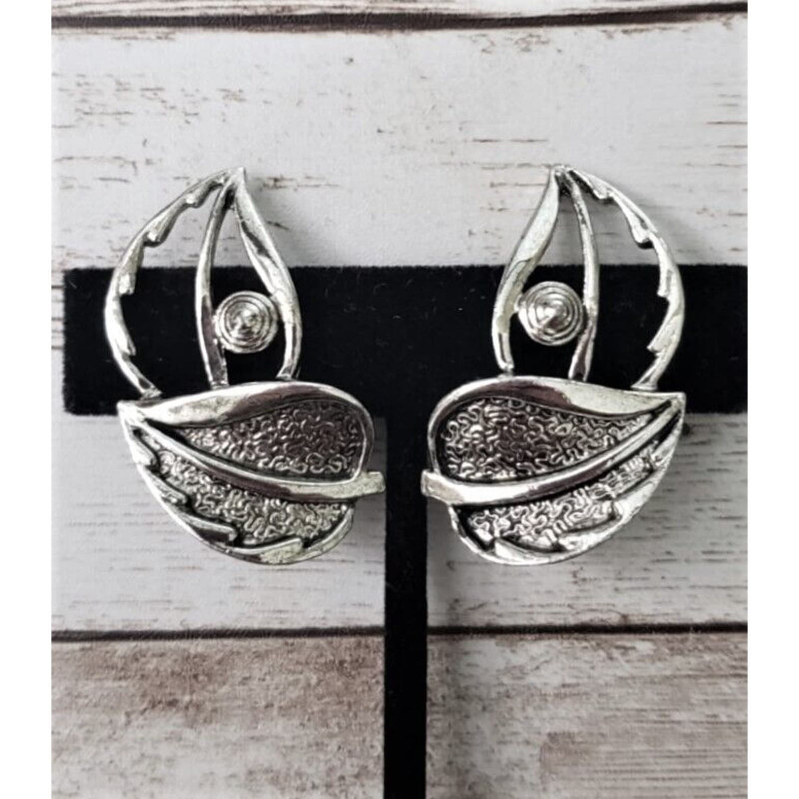 Vintage Sarah Coventry Clip On Earrings Statement Earrings Leaves Silver Tone