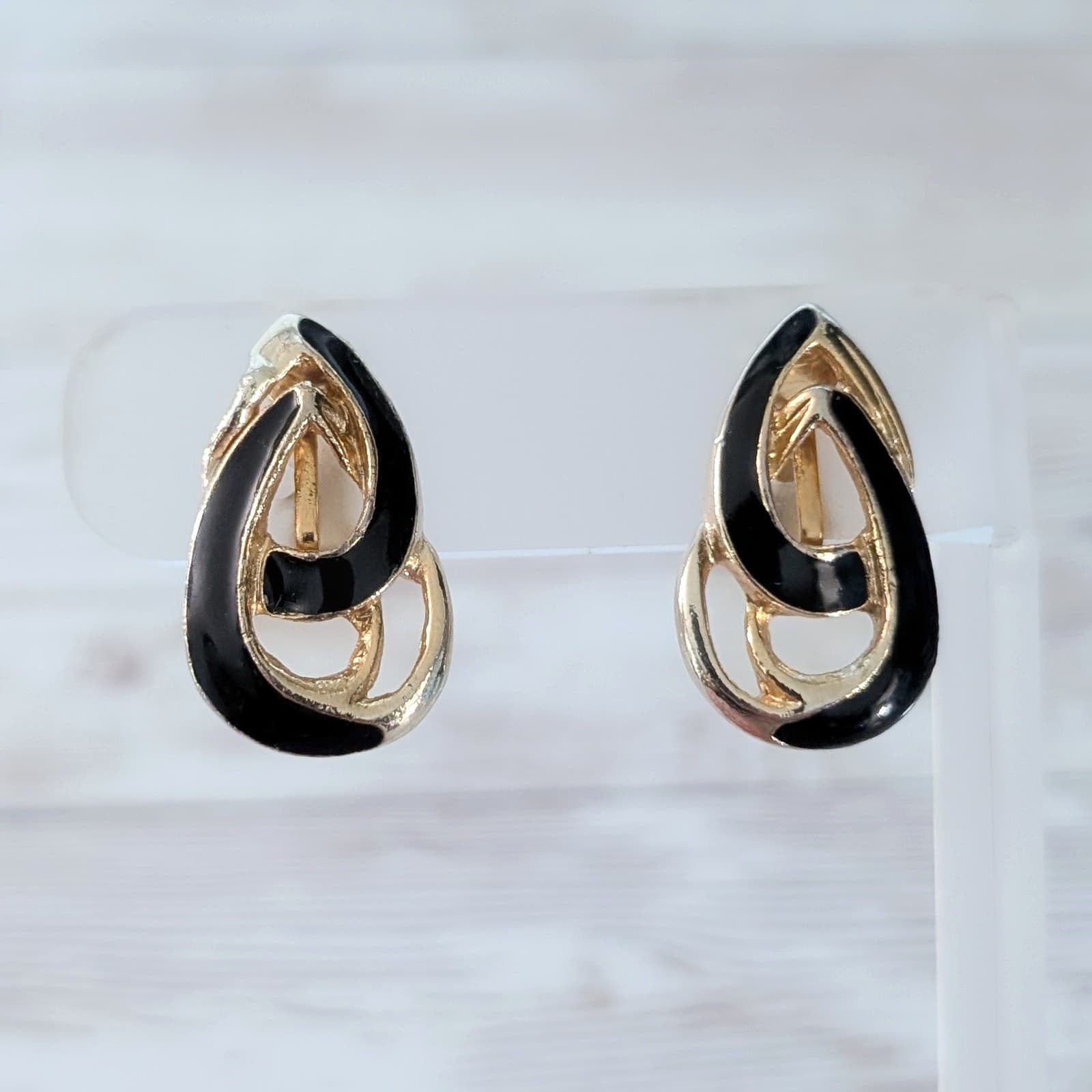 Vintage Clip On Earrings - Black & Gold Tone Interlocking 1" Statement
