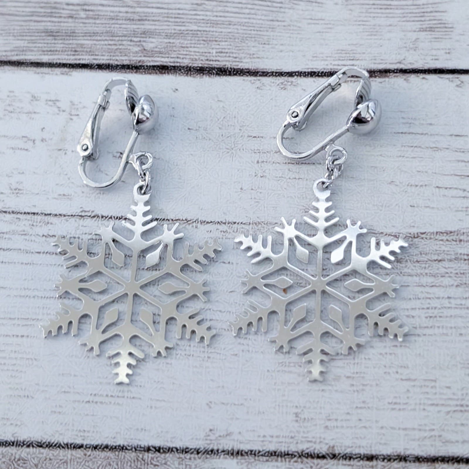 Vintage Clip On Earrings Large Silver Tone Snowflake Dangle