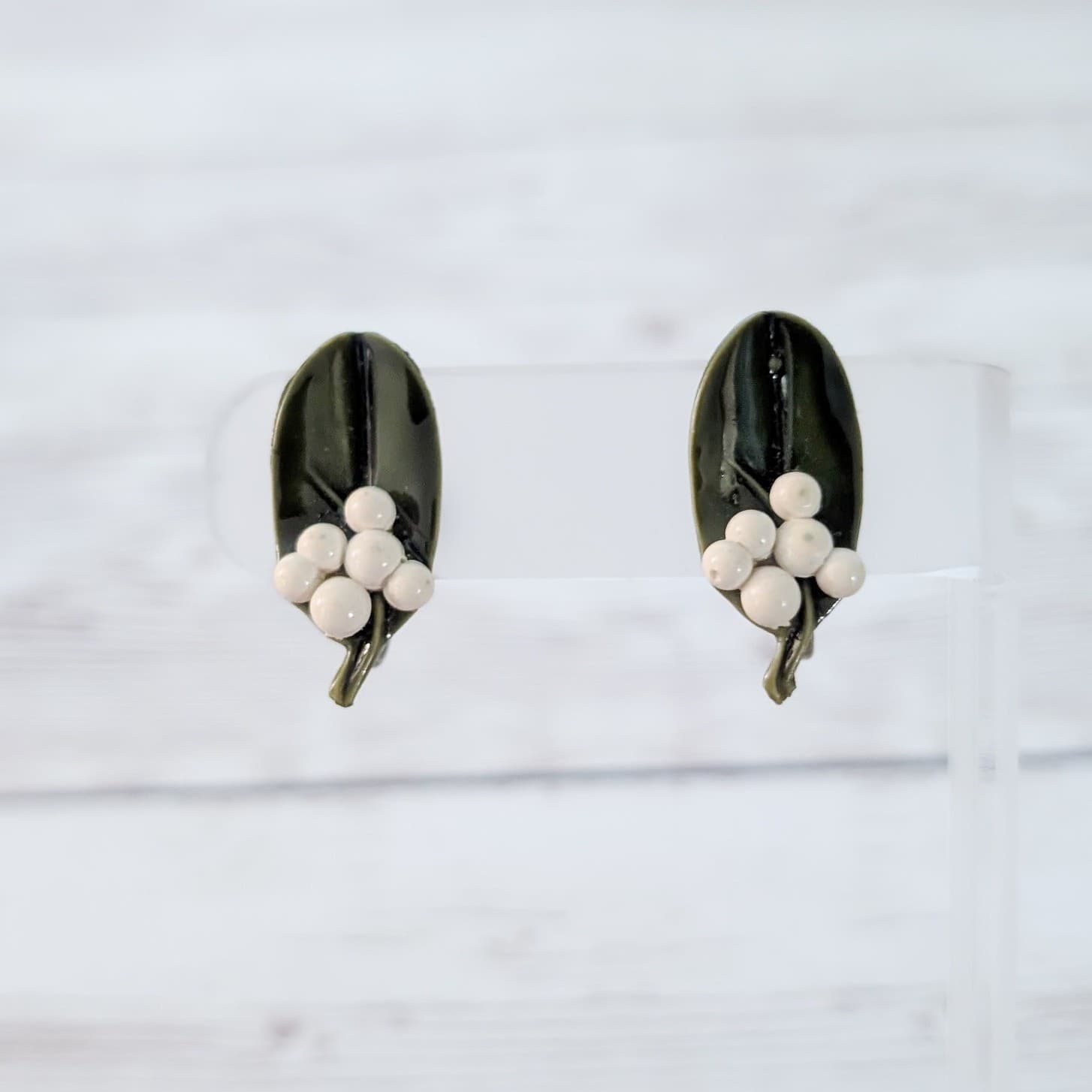 Vintage Screw On Earring - Green Leaf, Off White Berries - 1"