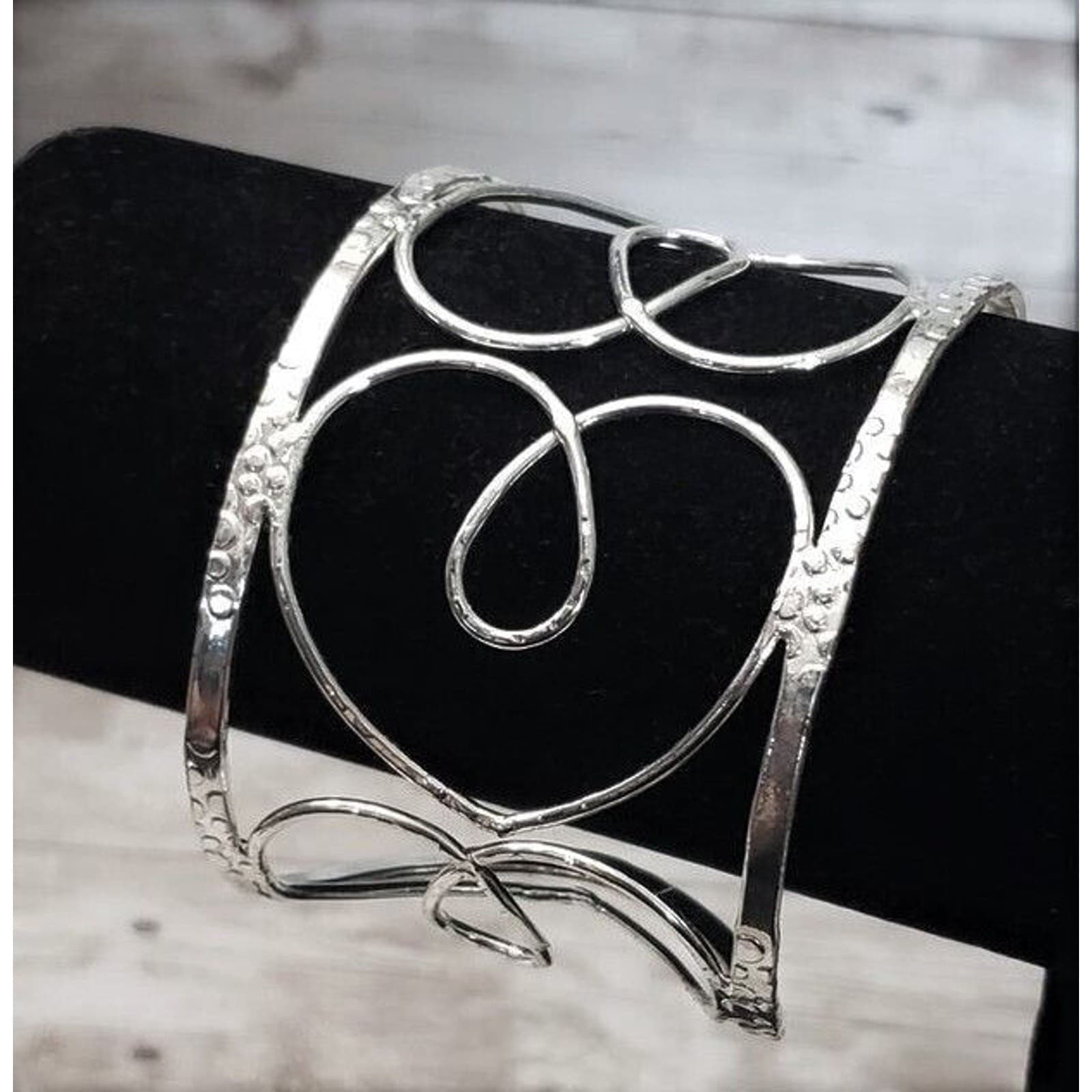 Vintage Cuff Bracelet - Heart Design Silver Tone
