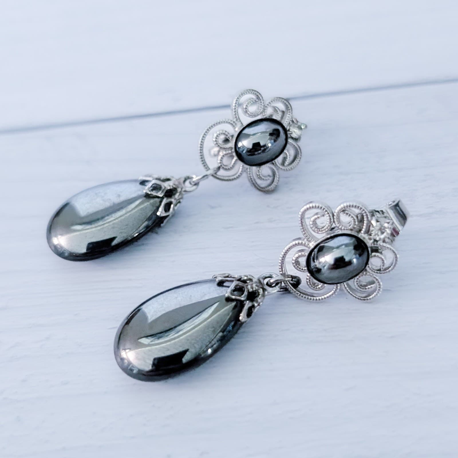 Vintage Clip On Earrings Stunning Silver Tone & Grey Dangle Regal