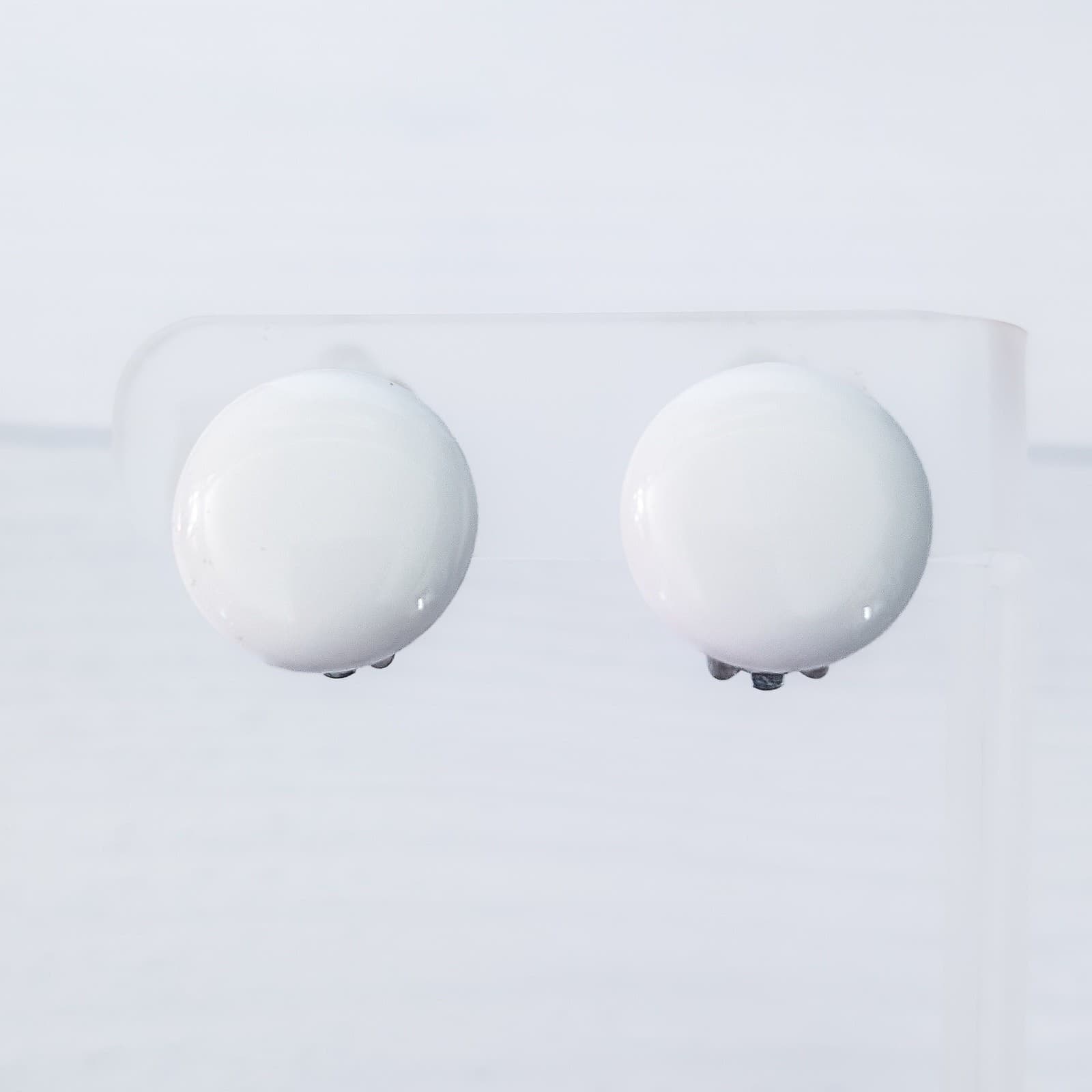 Vintage Lisner Clip On Earrings Retro White Circle 0.75"