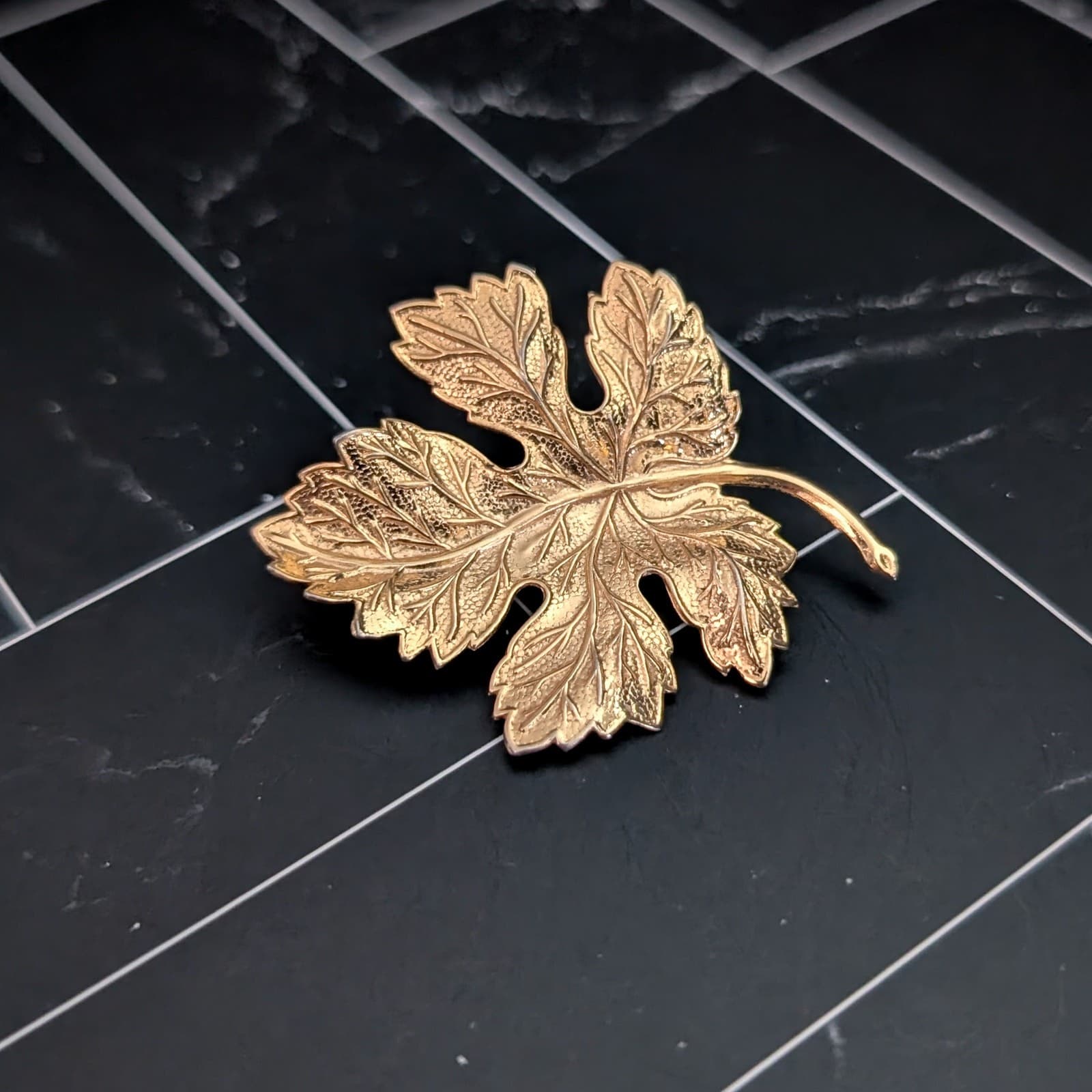 Vintage Brooch Large Fancy Statement Gold Tone Leaf - Fall / Autumn - 2" x 1.5"