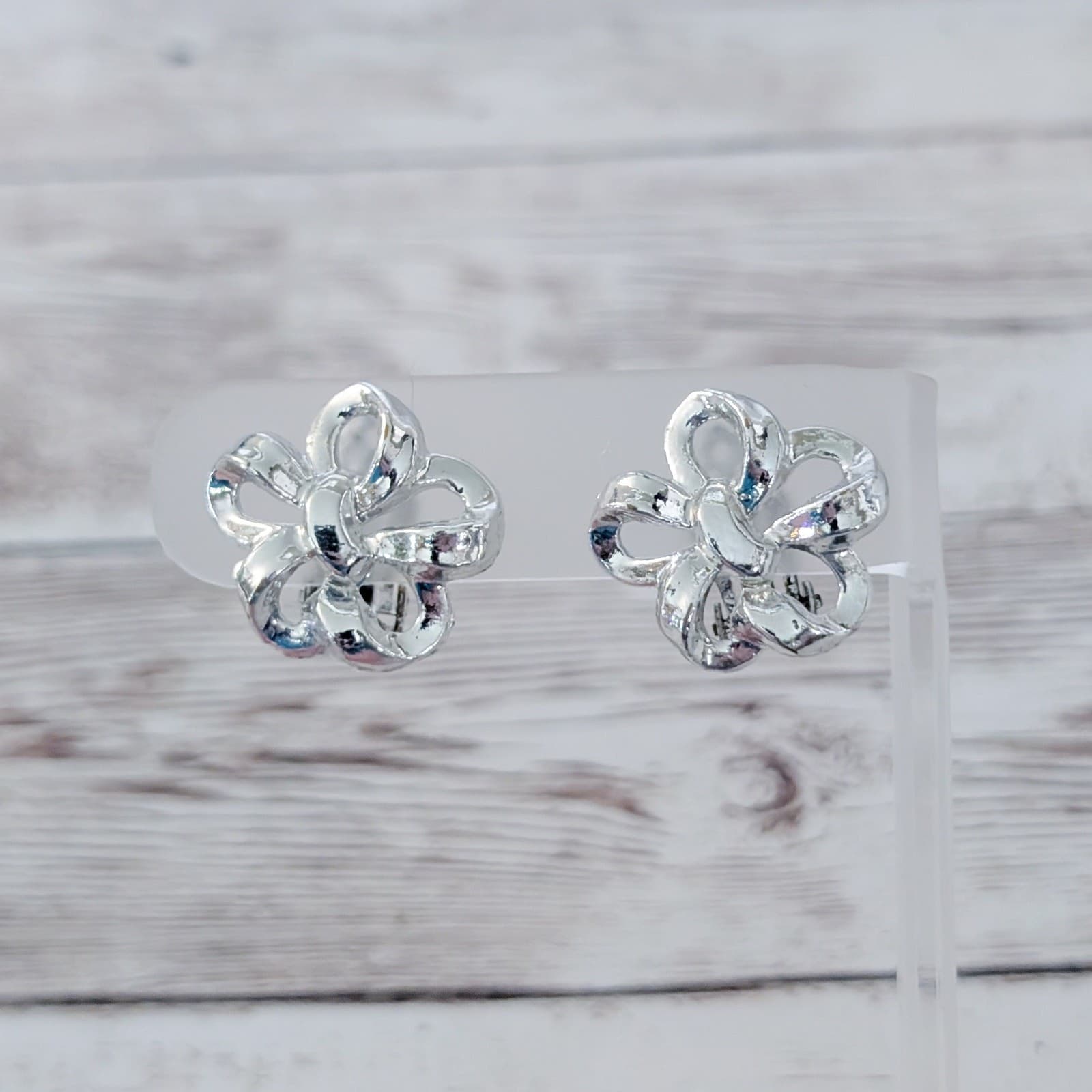 Vintage Clip On Earrings Silver Tone Flower Just Over 0.75"