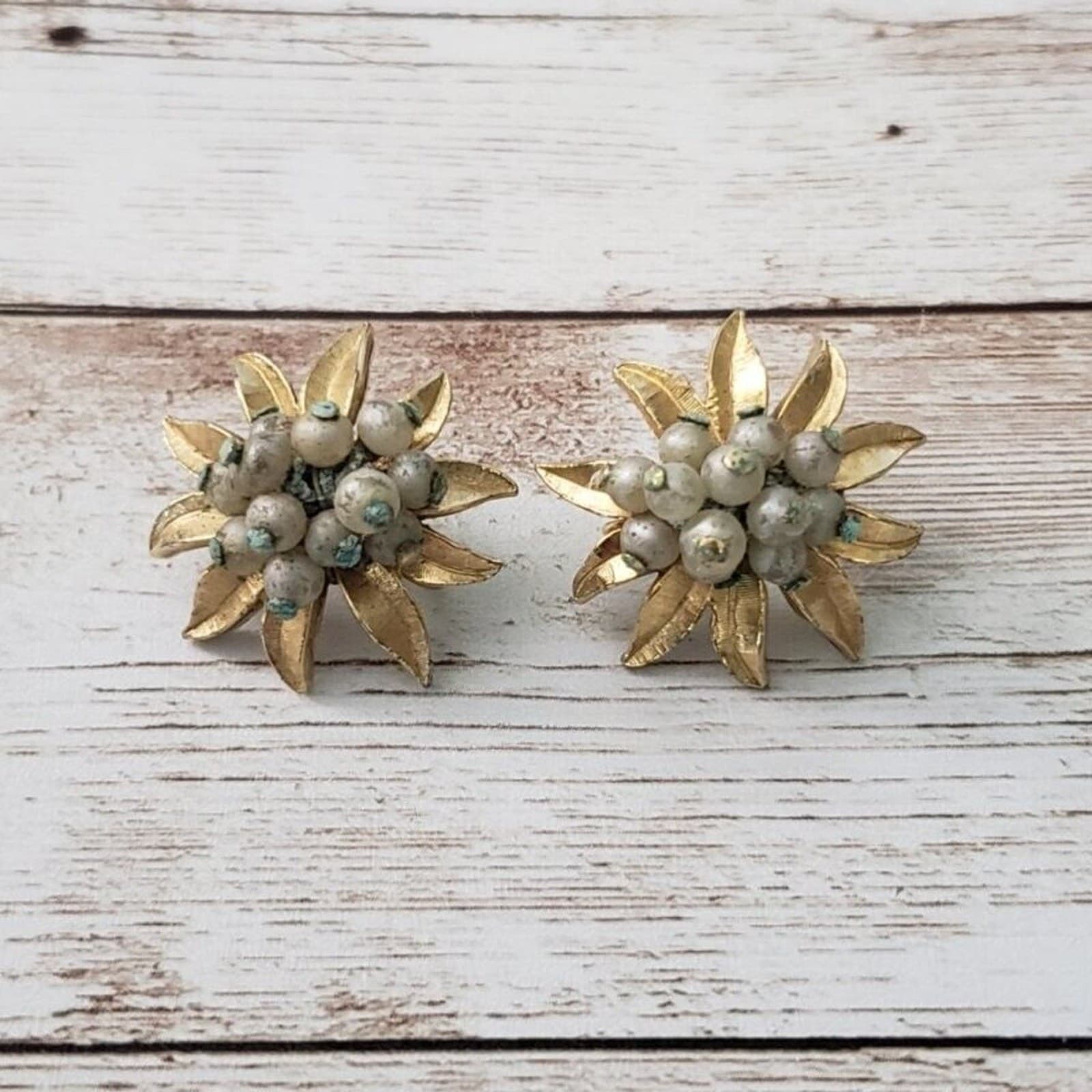 Vintage Florenza Clip On Earrings - Gold Tone