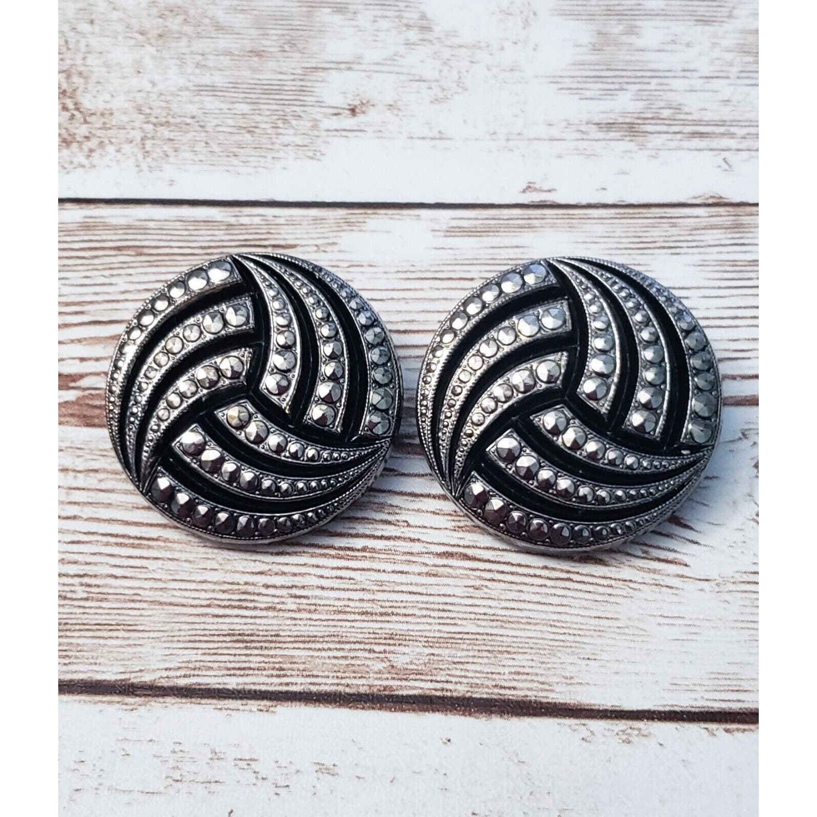 Vintage Clip On Earrings Large Circle Black & Grey Stunning Statement 1 & 1/8"