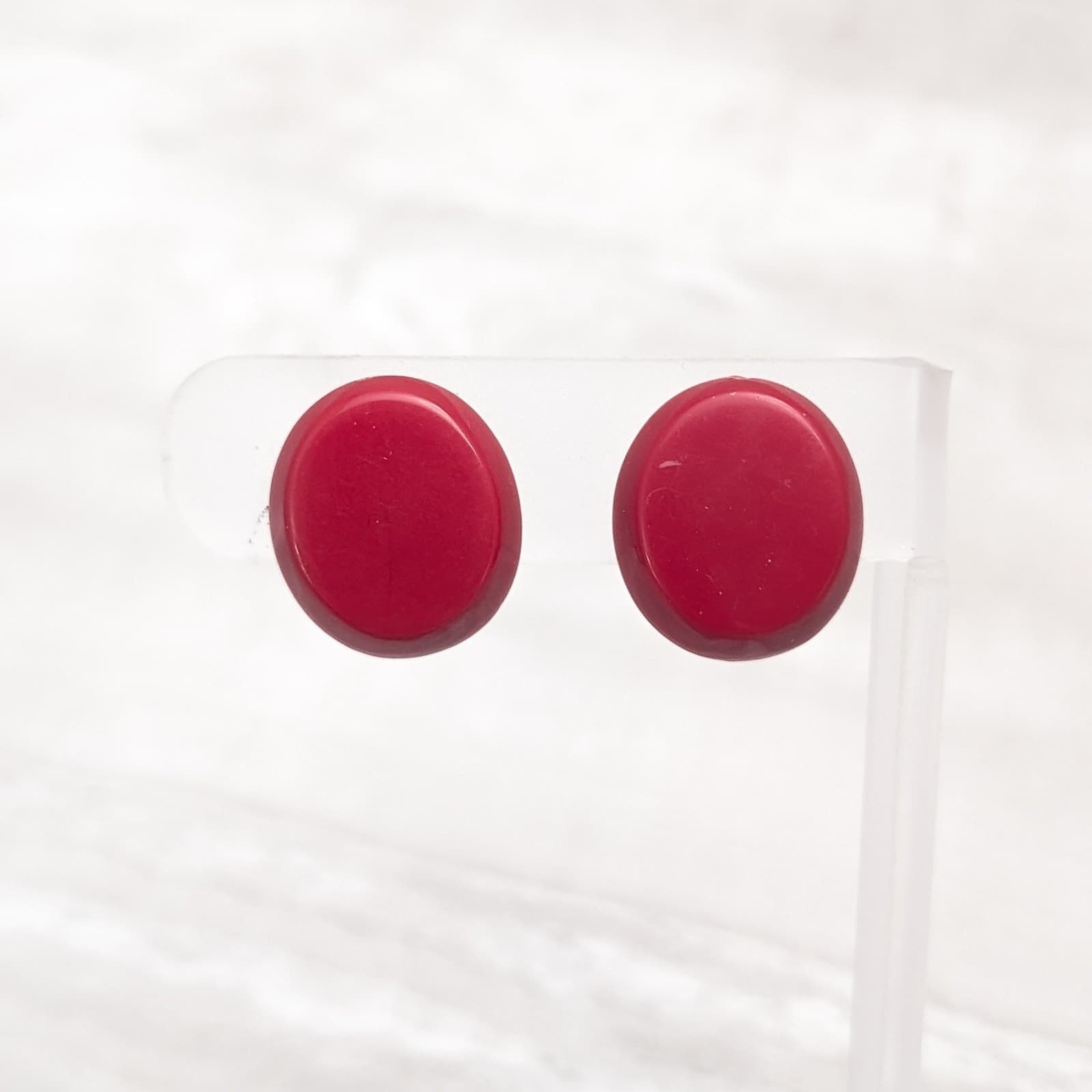 Vintage Clip On Earrings Red Retro Oval Shape A Bit Over 0.75"