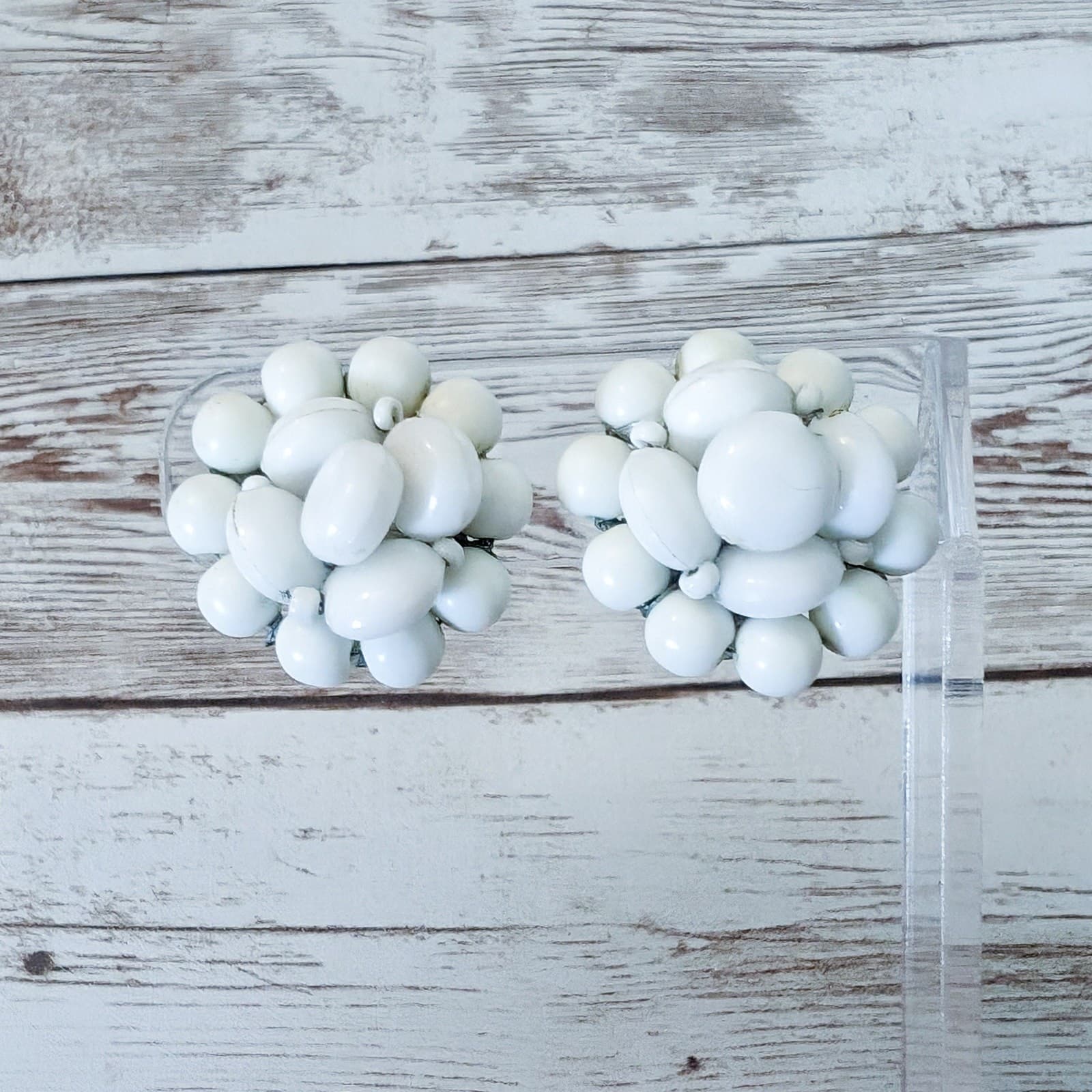Vintage Clip On Earrings Off White Cluster 1"