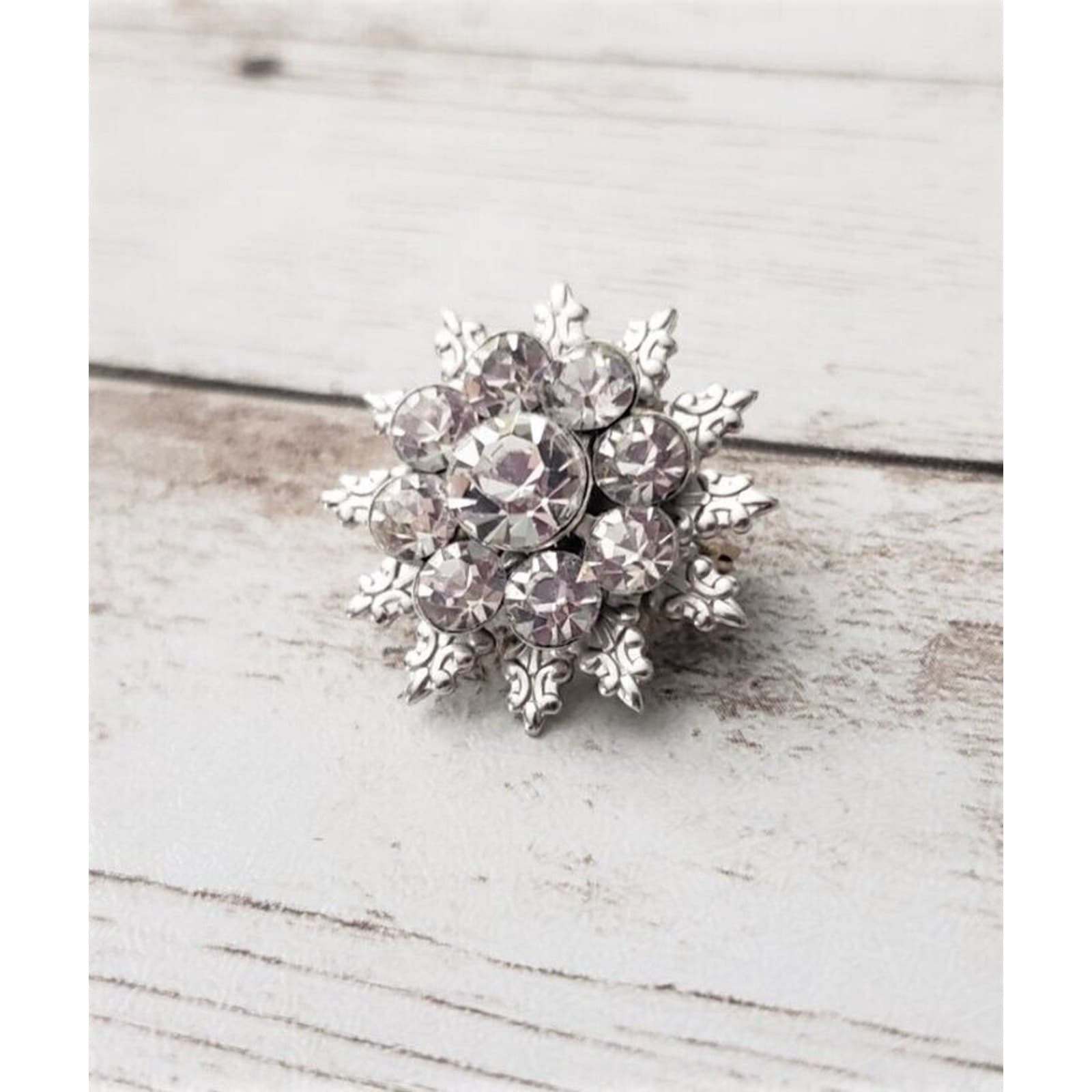 Vintage Brooch / Pin - Stunning Clear Gems 7/8"