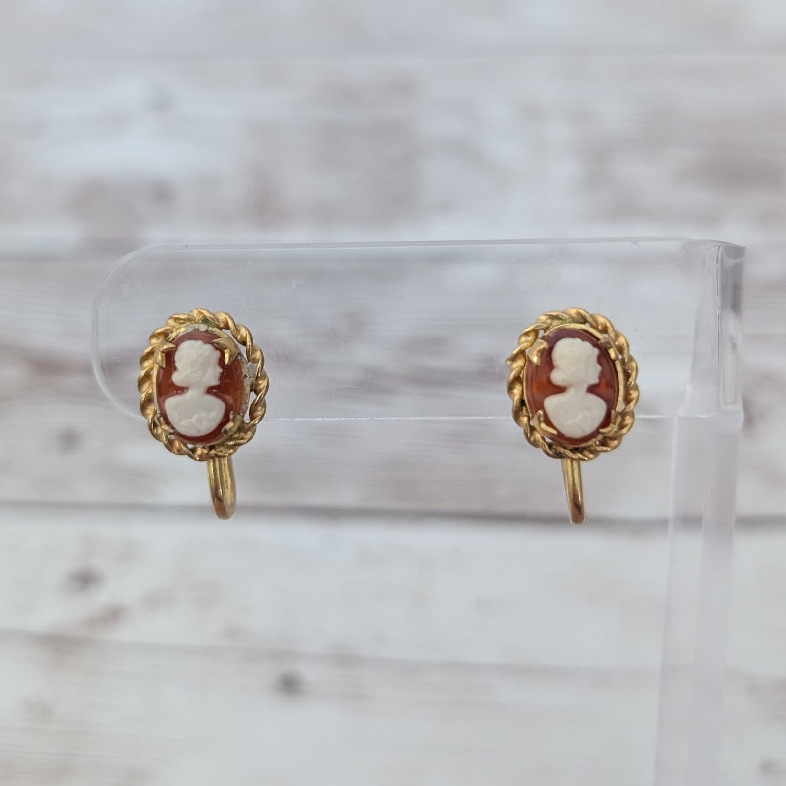 Vintage Screw Back Earrings 0.5" Dainty Cameo Style Red & Cream