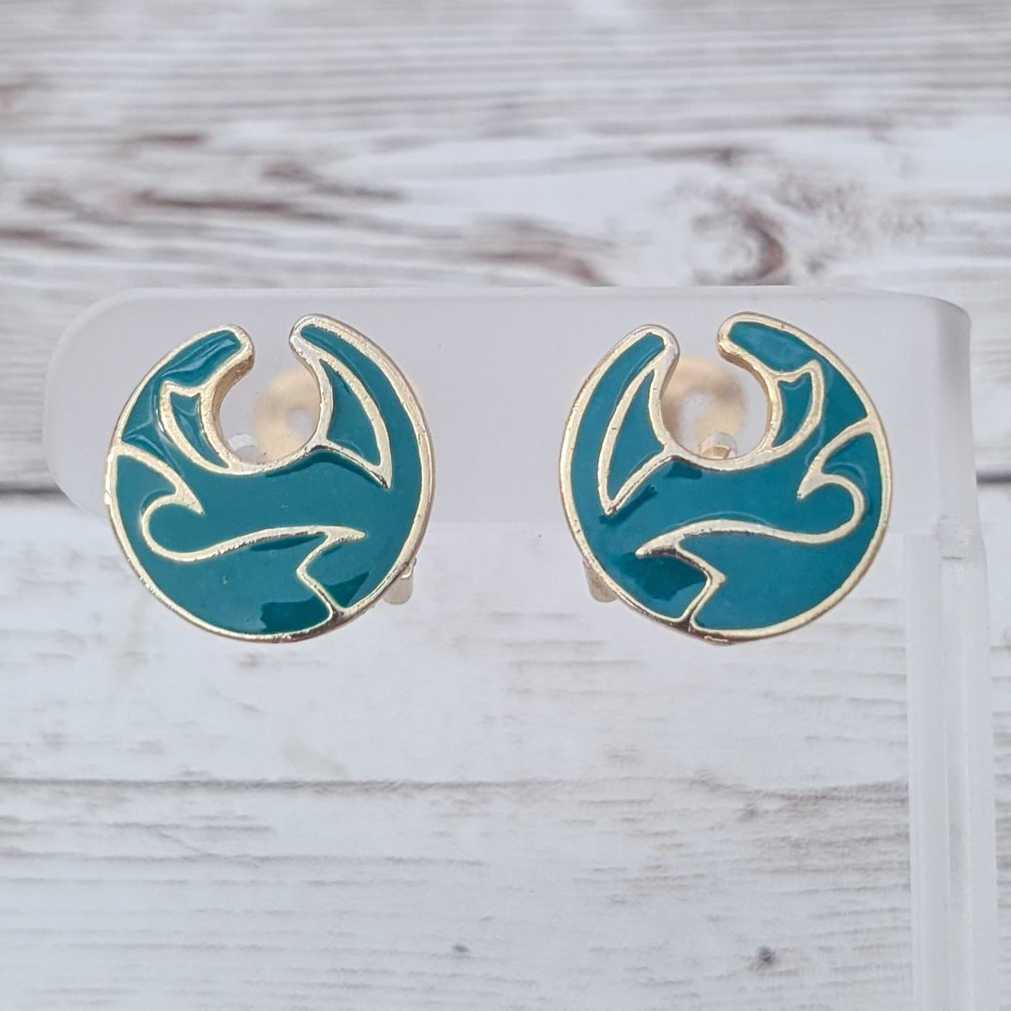 Vintage Clip On Earrings - Green & Gold Tone 0.75" Retro