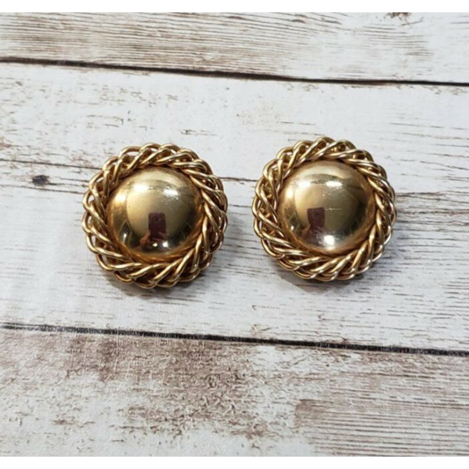 Vintage Clip On Earrings 1" Gold Tone Circle with Woven Border