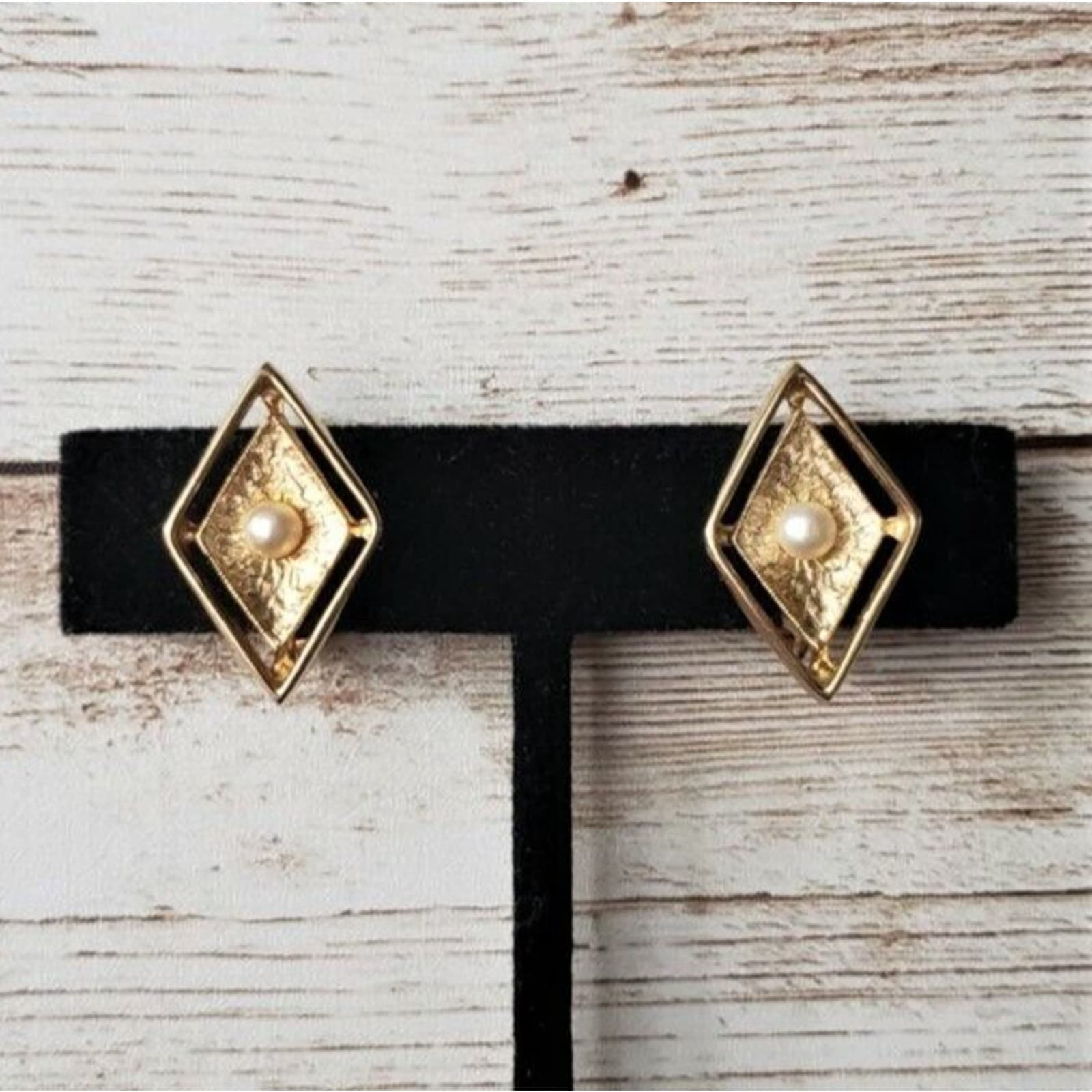 Vintage Sarah Coventry Clip On Earrings Diamond Shape with Faux Pearl