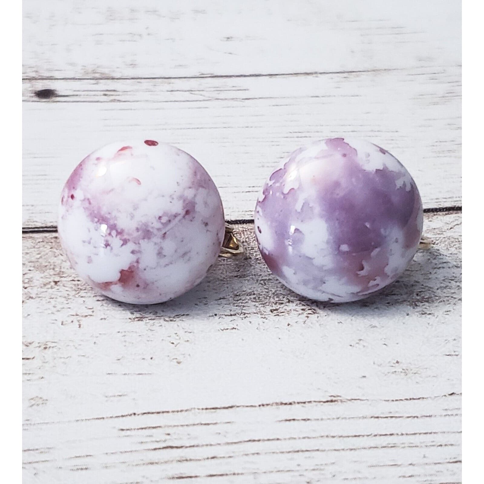 Vintage Clip On Earrings - Purpley Red Marbled Design Domed Circle 0.75"
