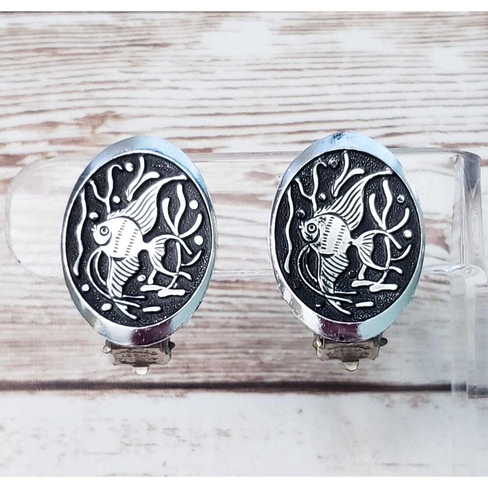 Vintage Clip On Earrings 1" Silver Tone & Black Oval Fish Design