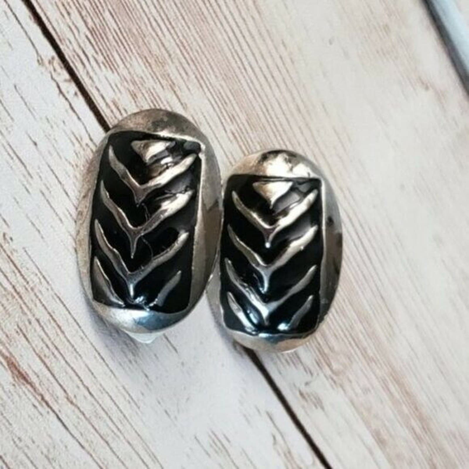 Vintage Clip On Earrings Black & Silver Tone Rectangle in Oval