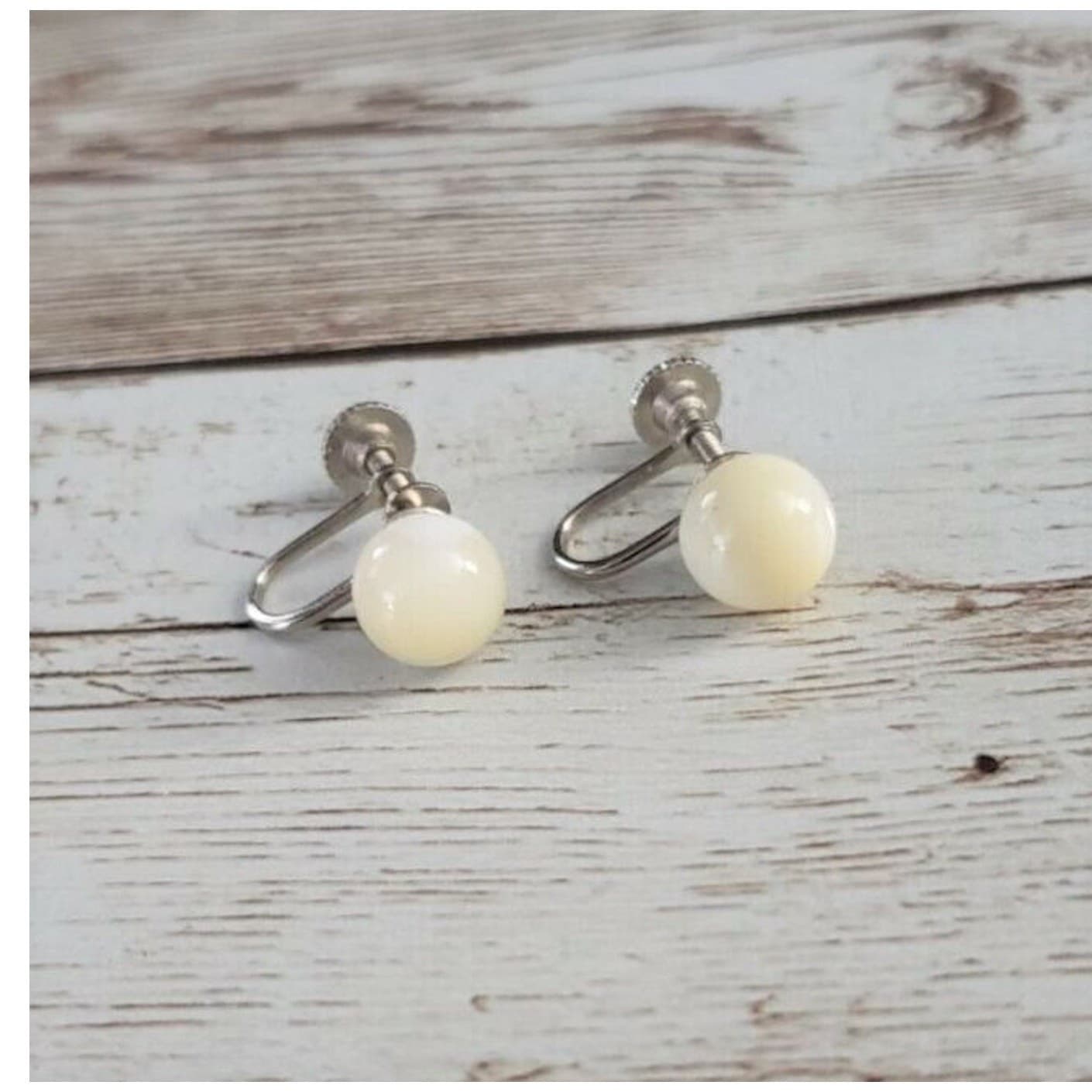 Vintage Screw On Earrings - Pretty & Unusual Cream Ball