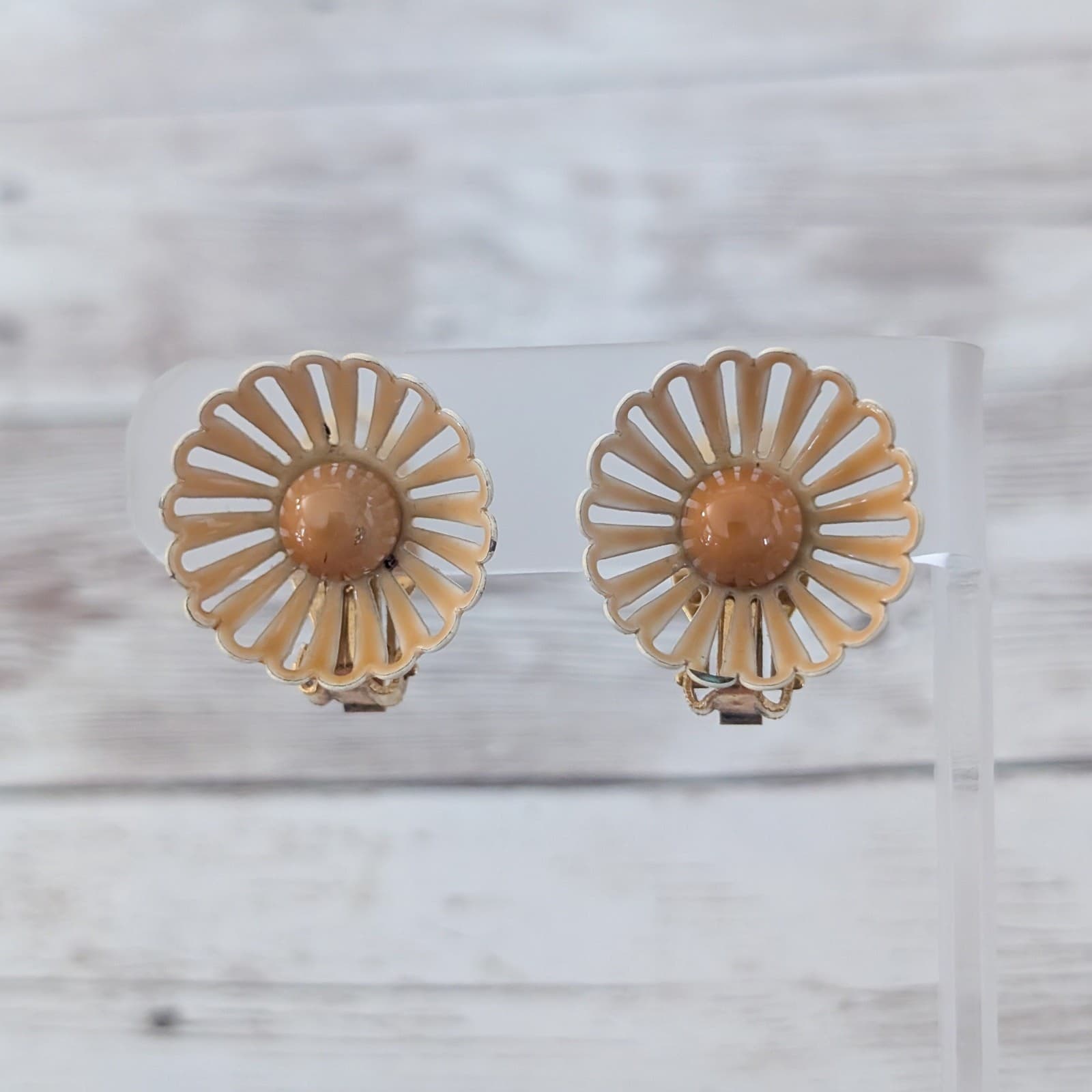 Vintage Clip On Earrings Tan/Dark Beige Flower Like Retro