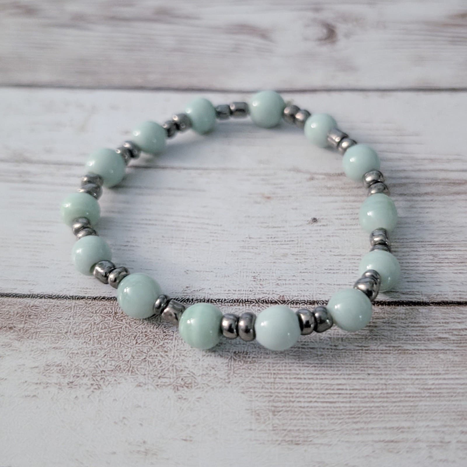Vintage Stretch Bracelet Pastel Green Tone